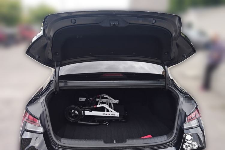 Used Hyundai Elantra 2021 1.5L CVT LUX Prestige Edition Trunk