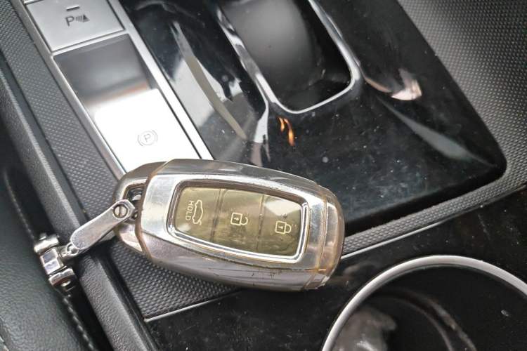 Used Hyundai Elantra 2021 1.5L CVT GLX Elite Edition Vehicle Key