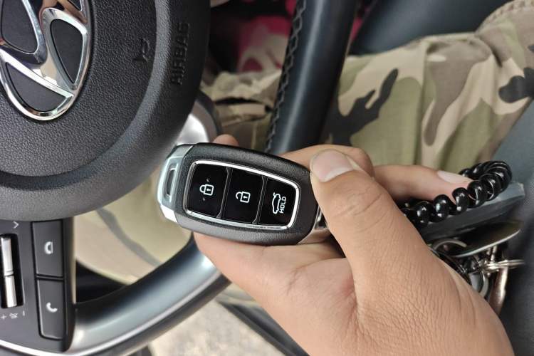 Used Hyundai Elantra 2021 1.5L CVT LUX Prestige Edition Vehicle Key