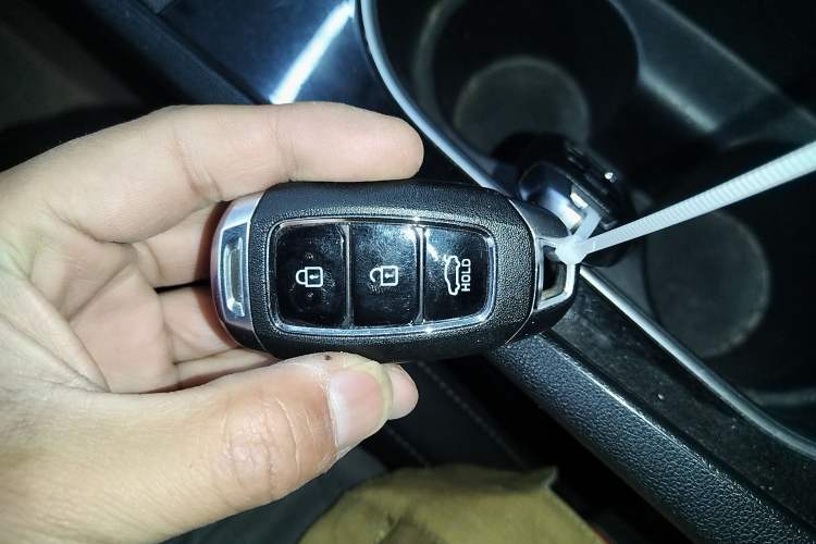 Used Hyundai Elantra 2021 1.5L CVT LUX Prestige Edition Vehicle Key