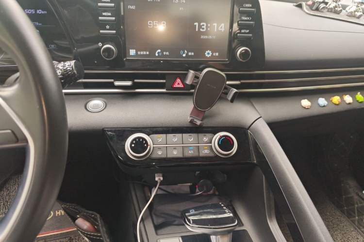 Used Hyundai Elantra 2021 1.5L CVT GLX Elite Edition Audio And AC Panel