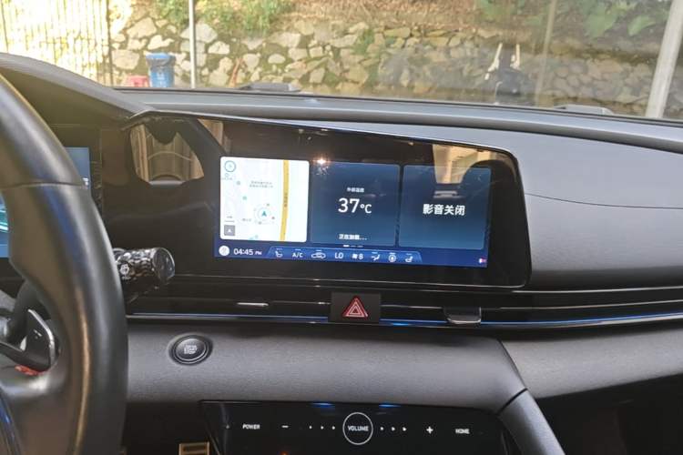 Used Hyundai Elantra 2021 240TGDi DCT TOP Flagship Edition Audio And AC Panel