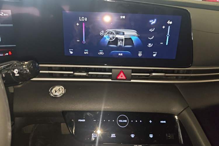 Used Hyundai Elantra 2021 1.5L CVT LUX Prestige Edition Audio And AC Panel