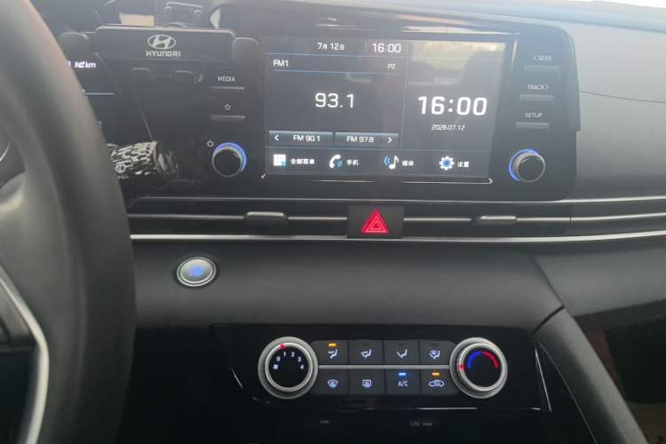 Used Hyundai Elantra 2021 1.5L CVT GLX Elite Edition Audio And AC Panel