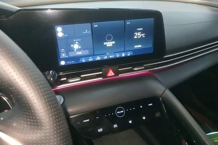 Used Hyundai Elantra 2021 1.5L CVT LUX Prestige Edition Audio And AC Panel