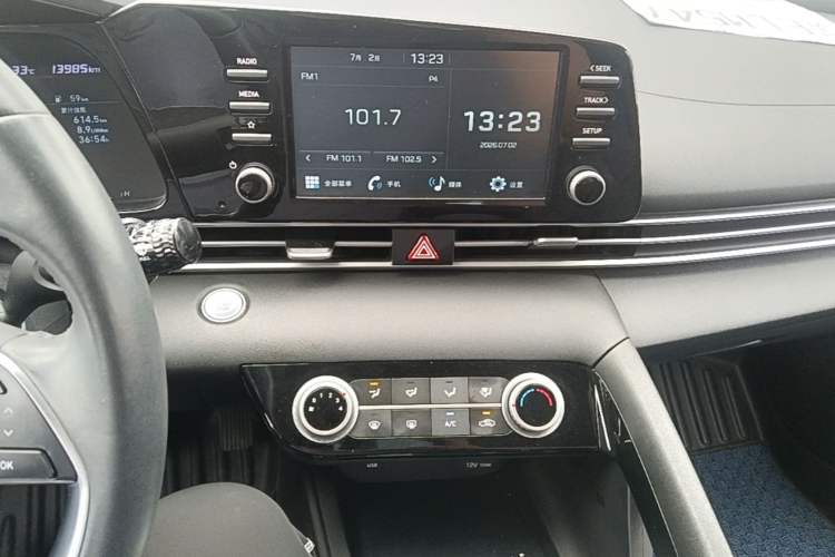 Used Hyundai Elantra 2021 1.5L CVT GLX Elite Edition Audio And AC Panel