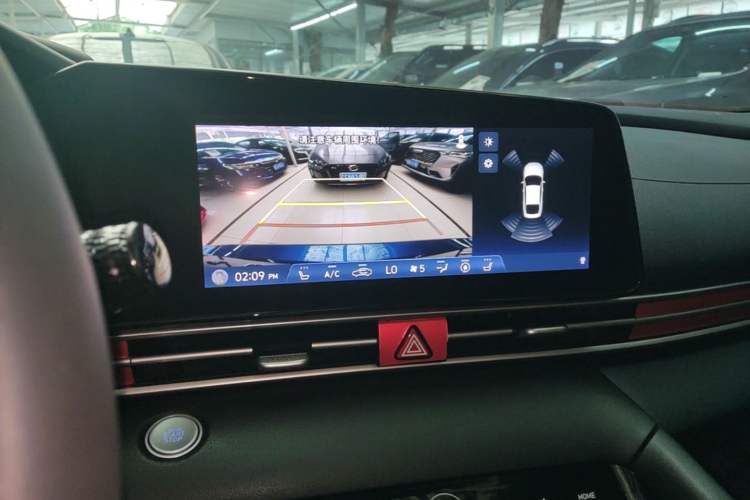 Used Hyundai Elantra 2021 1.5L CVT LUX Prestige Edition Audio And AC Panel