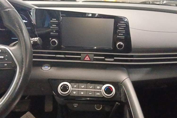 Used Hyundai Elantra 2021 1.5L CVT GLX Elite Edition Audio And AC Panel