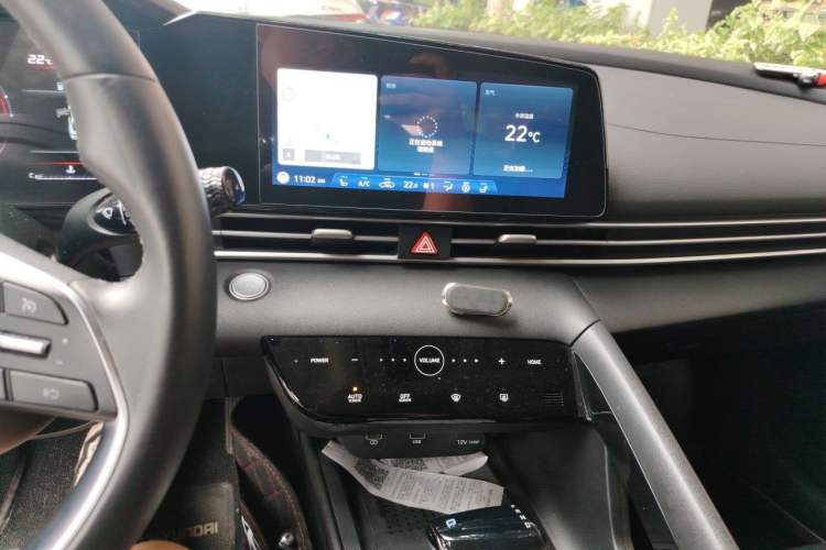 Used Hyundai Elantra 2021 1.5L CVT LUX Prestige Edition Audio And AC Panel
