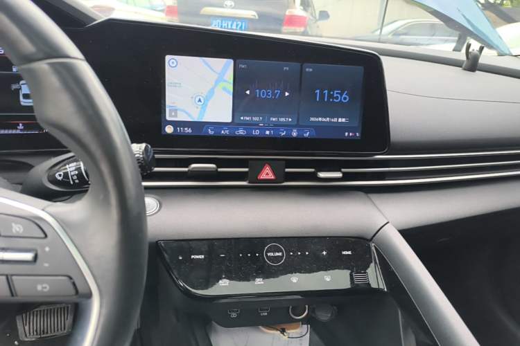 Used Hyundai Elantra 2021 1.5L CVT LUX Prestige Edition Audio And AC Panel