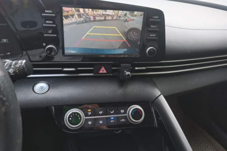Used Hyundai Elantra 2021 1.5L CVT GLX Elite Edition Audio And AC Panel