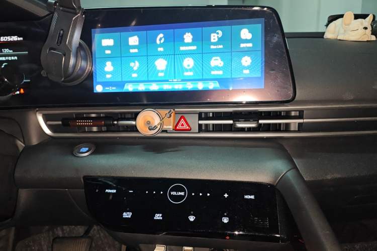 Used Hyundai Elantra 2021 1.5L CVT LUX Prestige Edition Audio And AC Panel