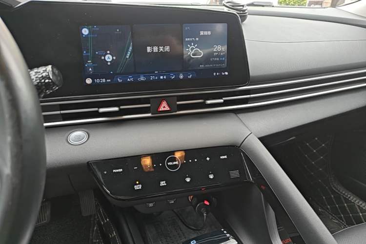 Used Hyundai Elantra 2021 1.5L CVT LUX Prestige Edition Audio And AC Panel