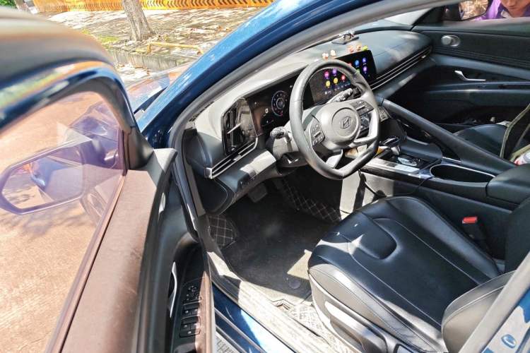 Used Hyundai Elantra 2021 1.5L CVT GLX Elite Edition Driver Seat