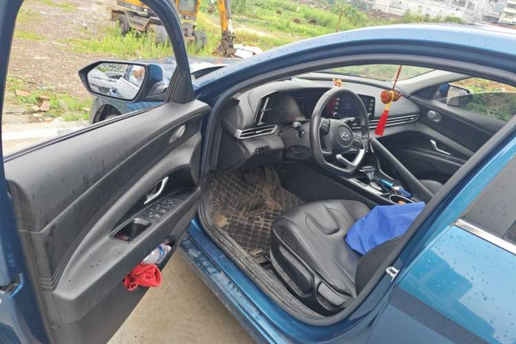 Used Hyundai Elantra 2021 1.5L CVT GLX Elite Edition Driver Seat