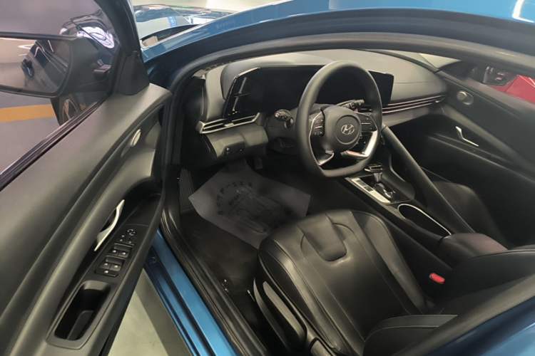 Used Hyundai Elantra 2021 1.5L CVT GLX Elite Edition Driver Seat