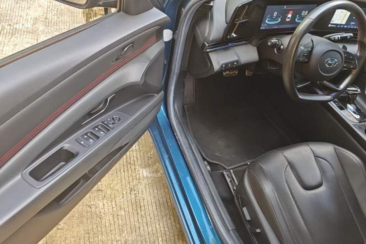 Used Hyundai Elantra 2021 240TGDi DCT TOP Flagship Edition Driver Seat