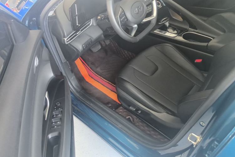 Used Hyundai Elantra 2021 1.5L CVT GLX Elite Edition Driver Seat
