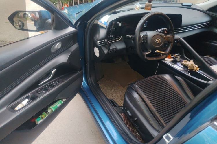 Used Hyundai Elantra 2021 1.5L CVT LUX Prestige Edition Driver Seat