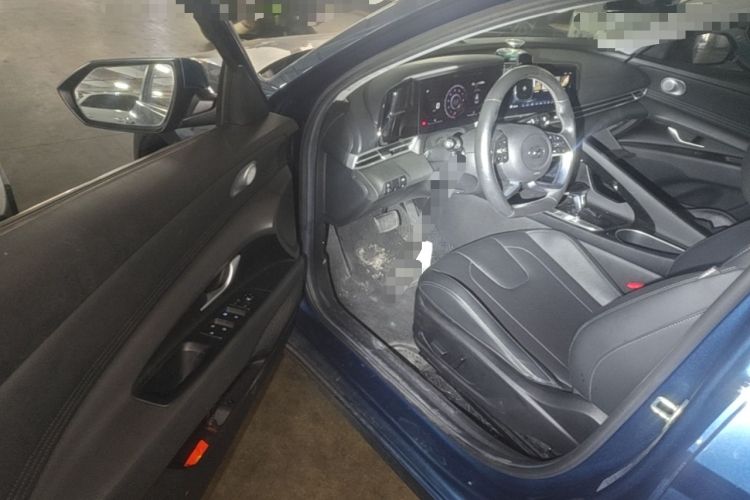 Used Hyundai Elantra 2021 1.5L CVT LUX Prestige Edition Driver Seat