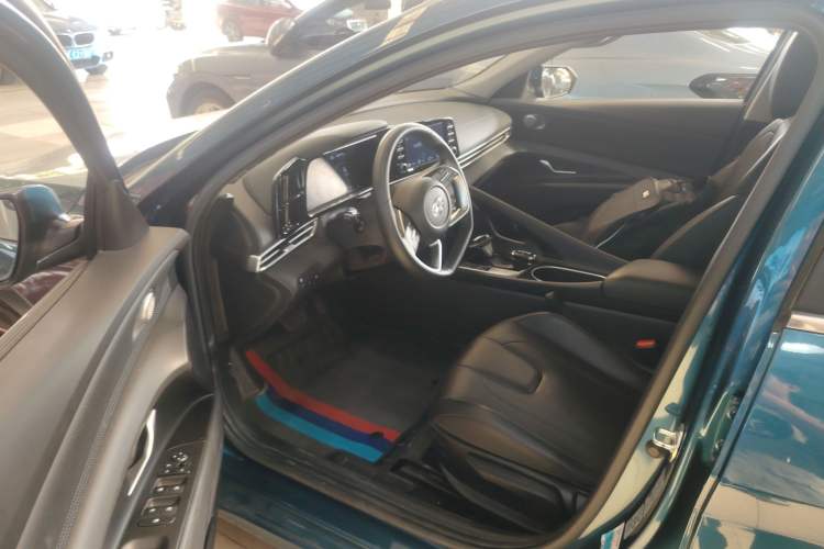 Used Hyundai Elantra 2021 1.5L CVT GLX Elite Edition Driver Seat