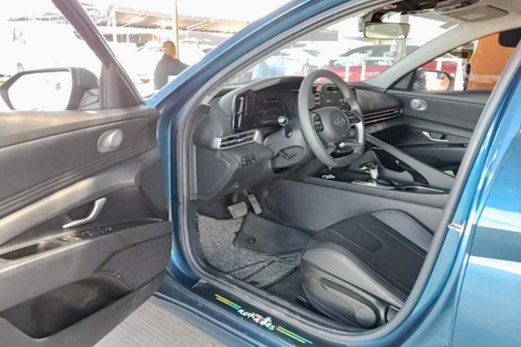 Used Hyundai Elantra 2021 1.5L CVT GLX Elite Edition Driver Seat