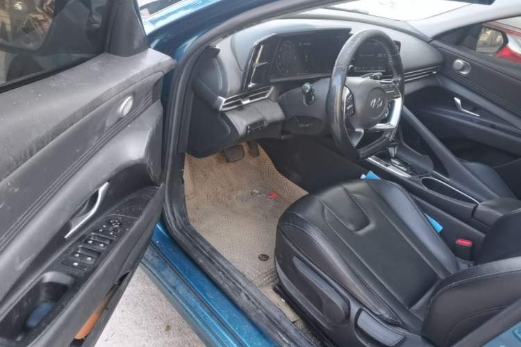Used Hyundai Elantra 2021 1.5L CVT GLX Elite Edition Driver Seat