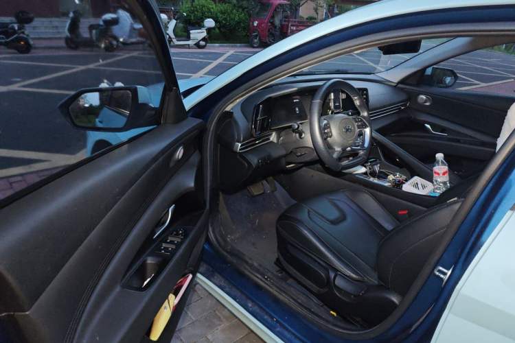 Used Hyundai Elantra 2021 1.5L CVT GLX Elite Edition Driver Seat