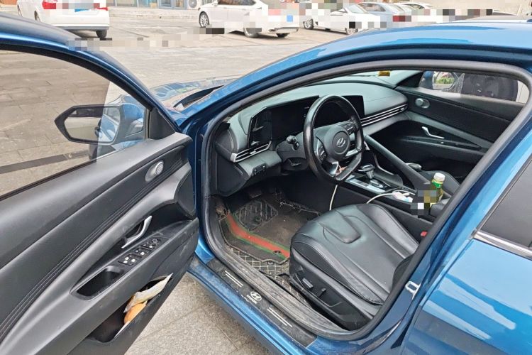 Used Hyundai Elantra 2021 1.5L CVT LUX Prestige Edition Driver Seat