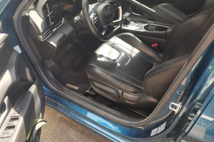 Used Hyundai Elantra 2021 1.5L CVT GLX Elite Edition Driver Seat
