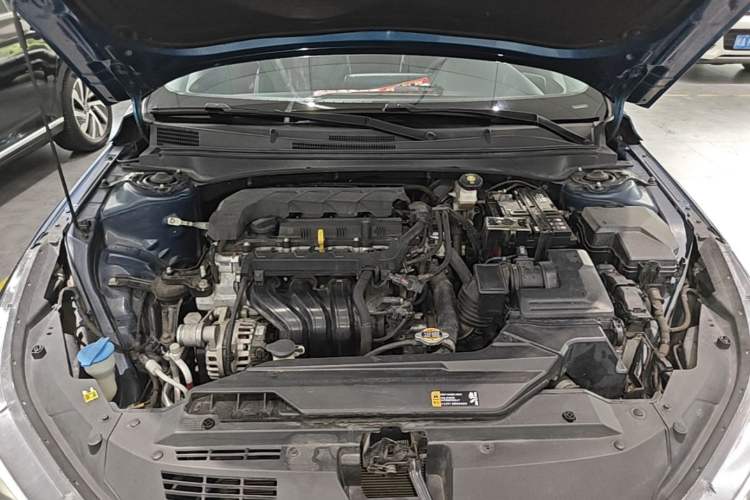 Used Hyundai Elantra 2021 1.5L CVT GLX Elite Edition Engine Bay