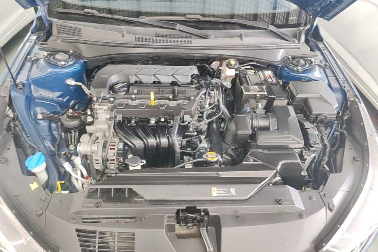 Used Hyundai Elantra 2021 1.5L CVT LUX Prestige Edition Engine Bay