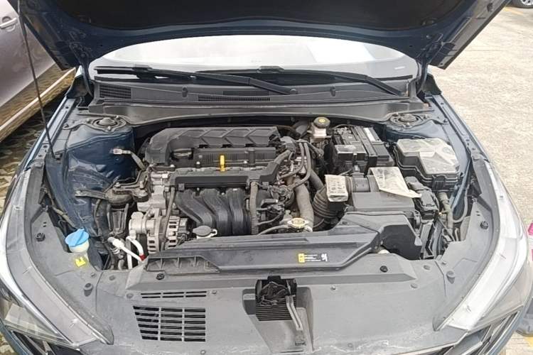Used Hyundai Elantra 2021 1.5L CVT GLX Elite Edition Engine Bay