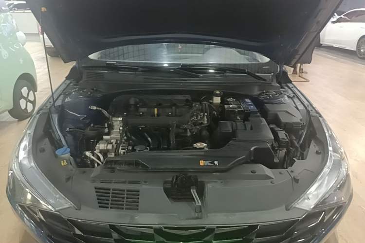 Used Hyundai Elantra 2021 1.5L CVT GLX Elite Edition Engine Bay