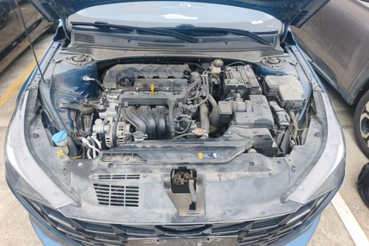 Used Hyundai Elantra 2021 1.5L CVT LUX Prestige Edition Engine Bay