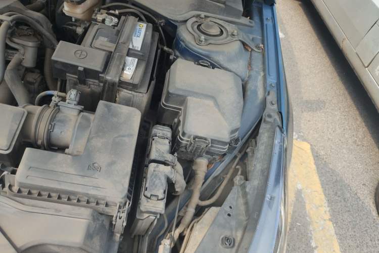 Used Hyundai Elantra 2021 1.5L CVT GLX Elite Edition Engine Bay Left