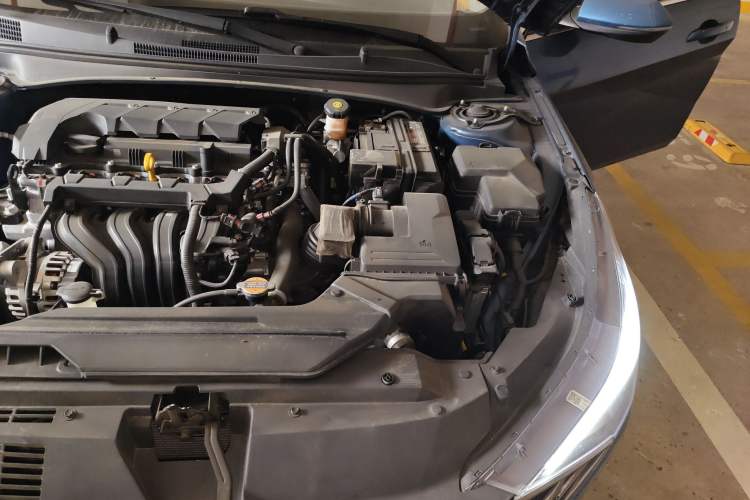 Used Hyundai Elantra 2021 1.5L CVT LUX Prestige Edition Engine Bay Left