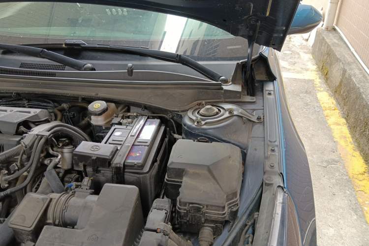 Used Hyundai Elantra 2021 1.5L CVT GLX Elite Edition Engine Bay Left