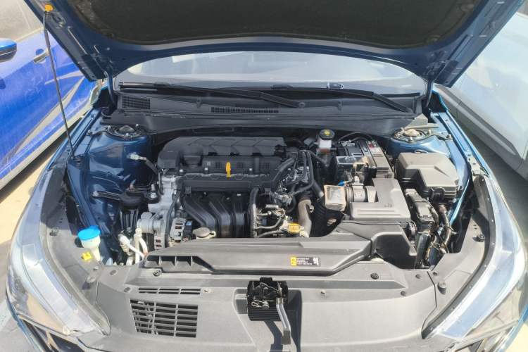 Used Hyundai Elantra 2021 1.5L CVT LUX Prestige Edition Engine Bay