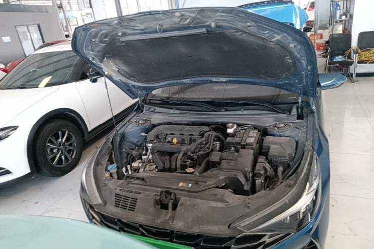 Used Hyundai Elantra 2021 1.5L CVT GLX Elite Edition Engine Bay
