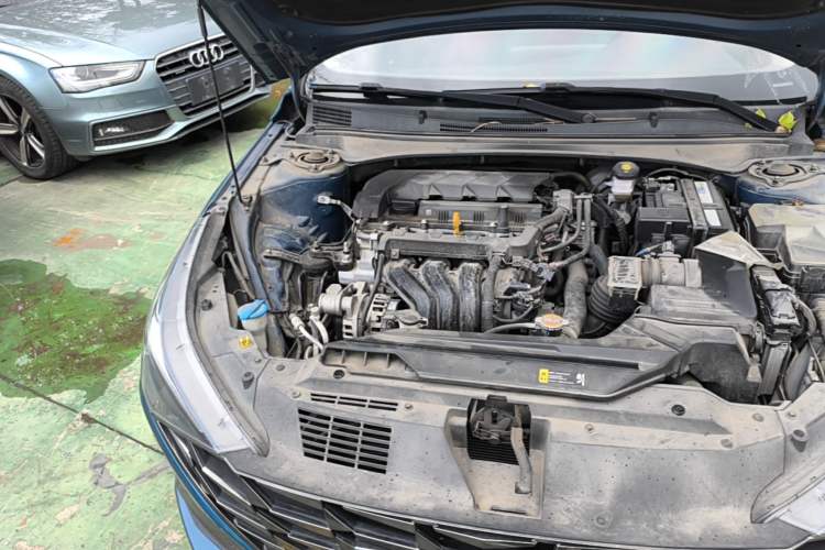 Used Hyundai Elantra 2021 1.5L CVT LUX Prestige Edition Engine Bay Right