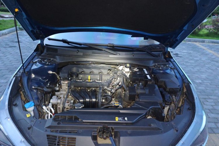 Used Hyundai Elantra 2021 1.5L CVT GLX Elite Edition Engine Bay