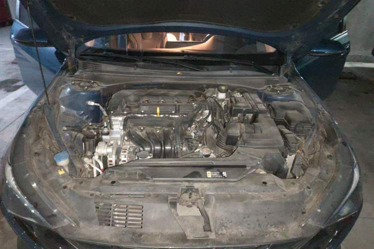 Used Hyundai Elantra 2021 1.5L CVT GLX Elite Edition Engine Bay
