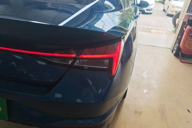 Used Hyundai Elantra 2021 1.5L CVT LUX Prestige Edition Exterior 1