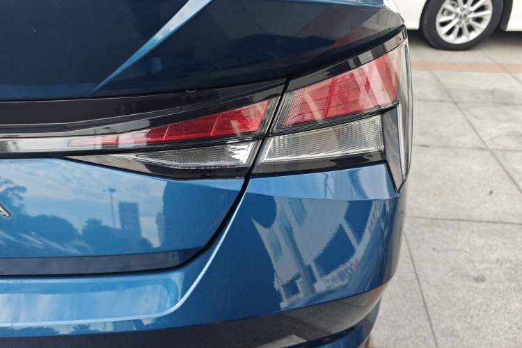 Used Hyundai Elantra 2021 1.5L CVT GLX Elite Edition Exterior 1