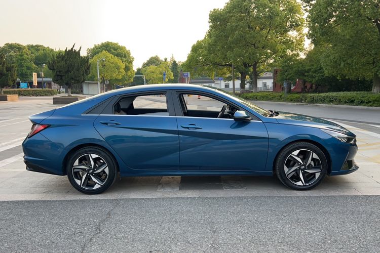 Used Hyundai Elantra 2021 1.5L CVT LUX Prestige Edition Exterior 2