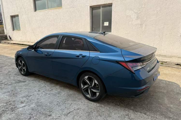 Used Hyundai Elantra 2021 1.5L CVT LUX Prestige Edition Exterior 3