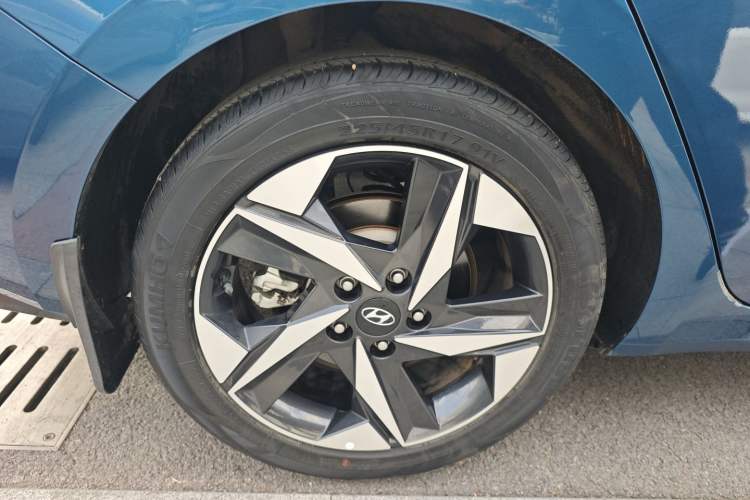 Used Hyundai Elantra 2021 1.5L CVT GLX Elite Edition Exterior 3