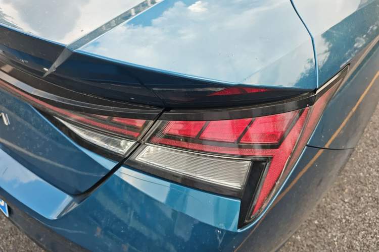 Used Hyundai Elantra 2021 1.5L CVT LUX Prestige Edition Exterior 3