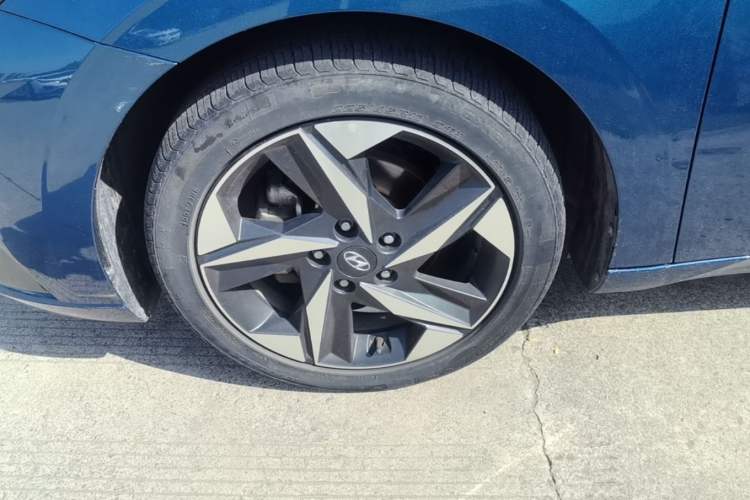 Used Hyundai Elantra 2021 1.5L CVT LUX Prestige Edition Exterior 4